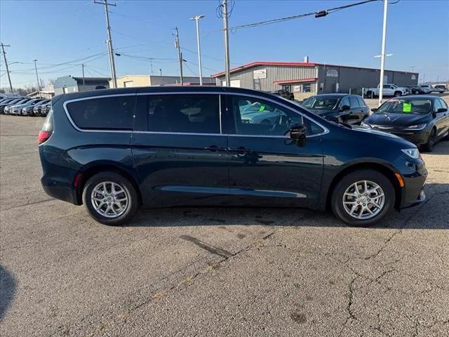 2025 Chrysler Pacifica PACIFICA SELECT