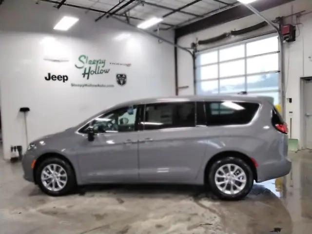 2025 Chrysler Pacifica PACIFICA SELECT AWD