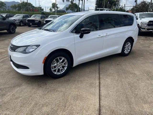 2025 Chrysler Voyager VOYAGER LX