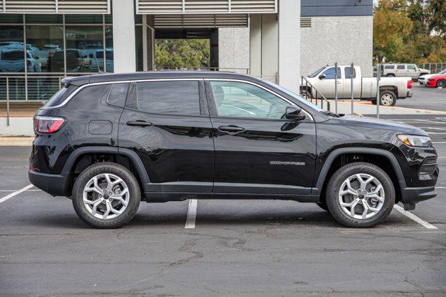 2025 Jeep Compass COMPASS SPORT 4X4