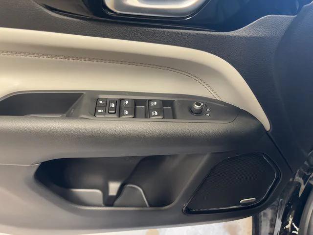 2025 Jeep Compass COMPASS LIMITED 4X4