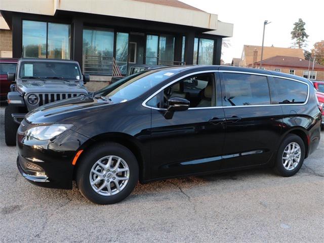 2025 Chrysler Voyager VOYAGER