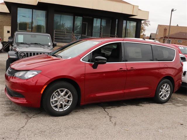 2025 Chrysler Voyager VOYAGER