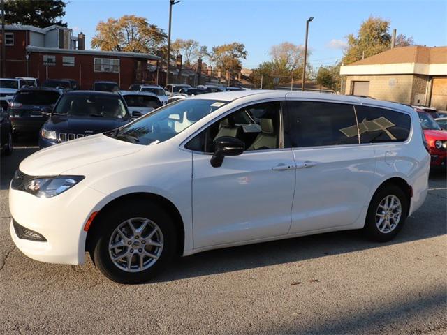 2025 Chrysler Voyager VOYAGER