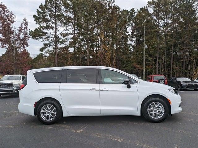 2025 Chrysler Voyager VOYAGER