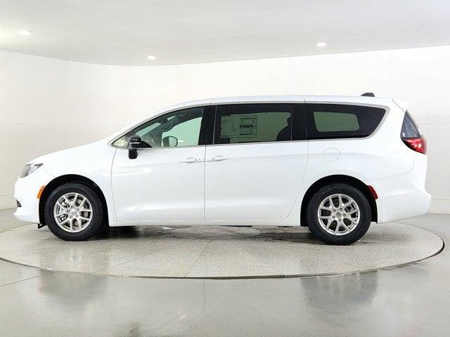 2025 Chrysler Voyager VOYAGER