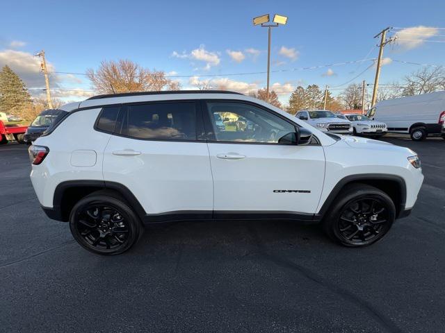 2025 Jeep Compass COMPASS LATITUDE 4X4