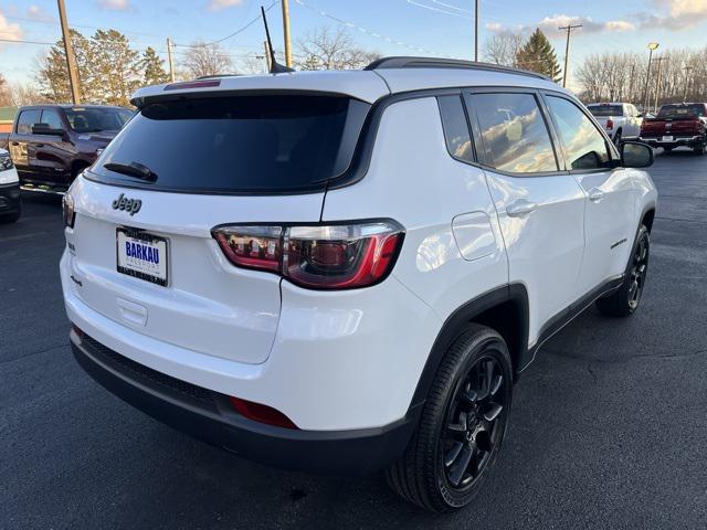 2025 Jeep Compass COMPASS LATITUDE 4X4