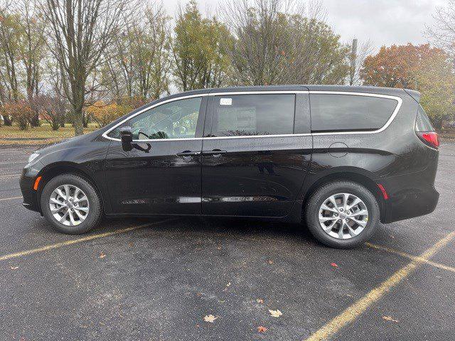 2025 Chrysler Pacifica PACIFICA SELECT AWD