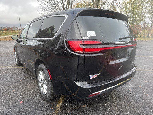 2025 Chrysler Pacifica PACIFICA SELECT AWD