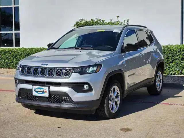 2025 Jeep Compass COMPASS LATITUDE 4X4