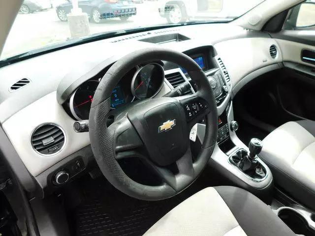 2013 Chevrolet Cruze LS Manual
