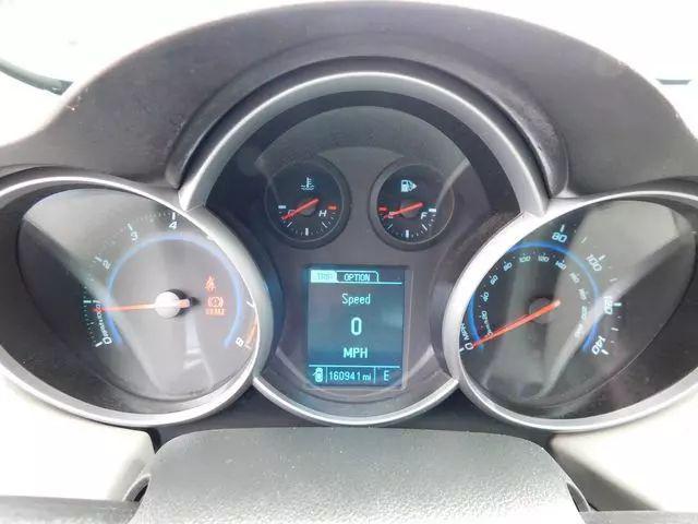 2013 Chevrolet Cruze LS Manual