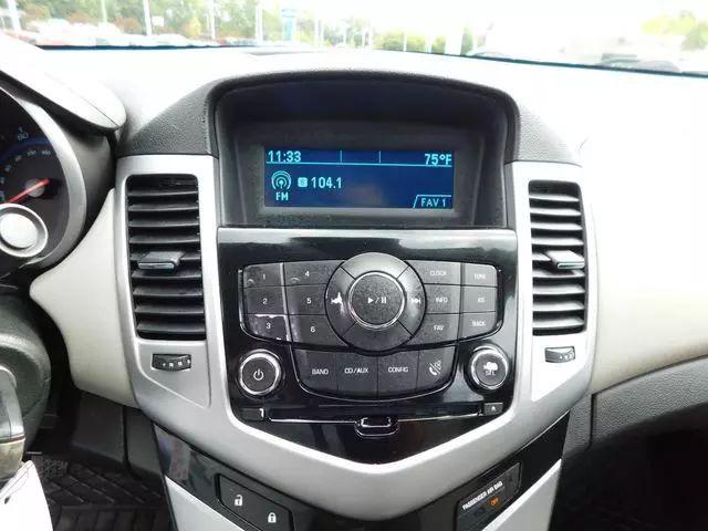 2013 Chevrolet Cruze LS Manual