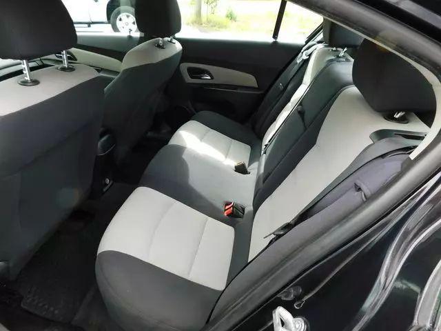 2013 Chevrolet Cruze LS Manual