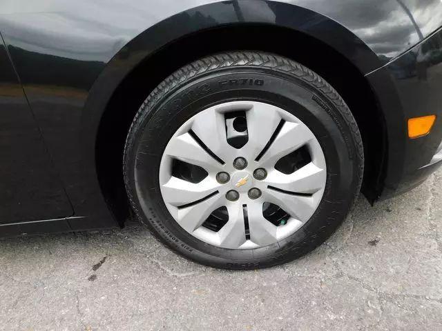 2013 Chevrolet Cruze LS Manual