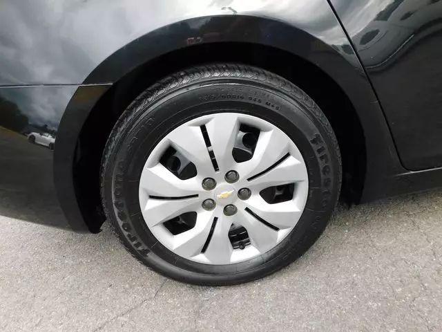 2013 Chevrolet Cruze LS Manual