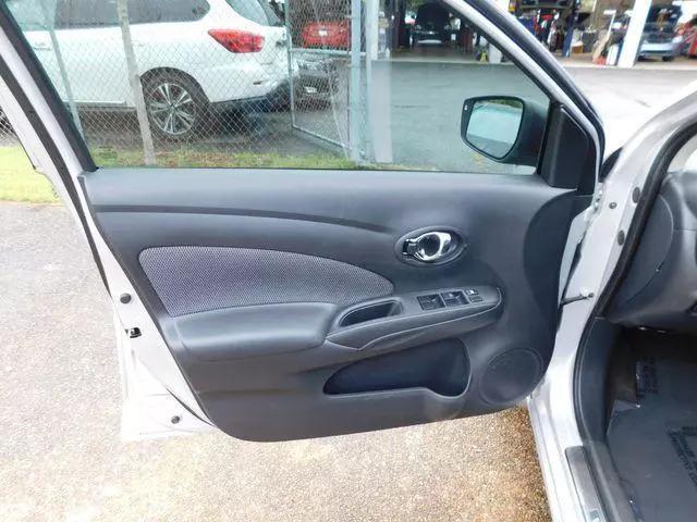 2015 Nissan Versa 1.6 SV