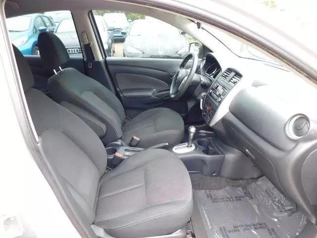2015 Nissan Versa 1.6 SV
