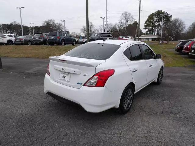 2016 Nissan Versa 1.6 SV