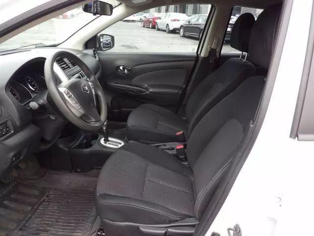 2016 Nissan Versa 1.6 SV