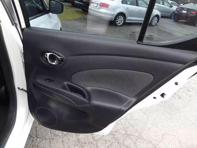 2016 Nissan Versa 1.6 SV