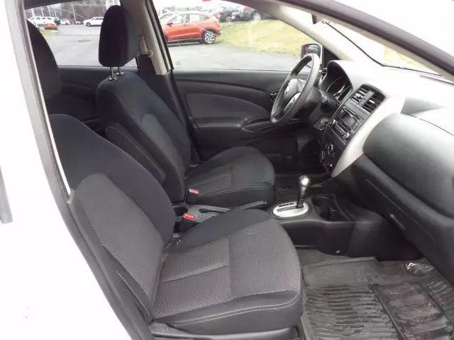 2016 Nissan Versa 1.6 SV