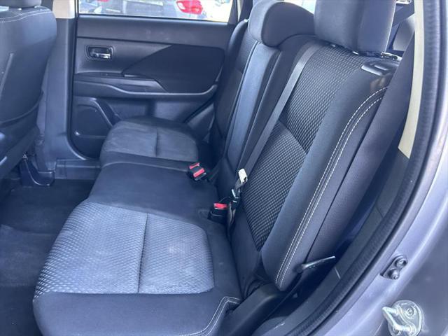 2016 Mitsubishi Outlander ES
