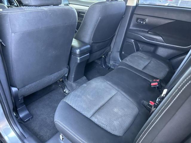 2016 Mitsubishi Outlander ES