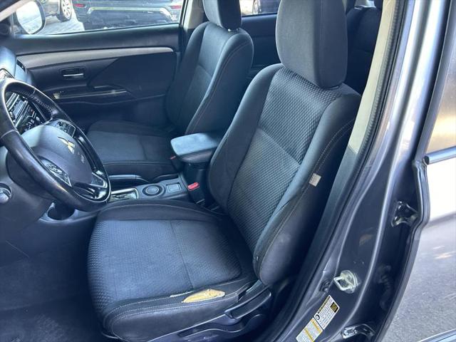2016 Mitsubishi Outlander ES