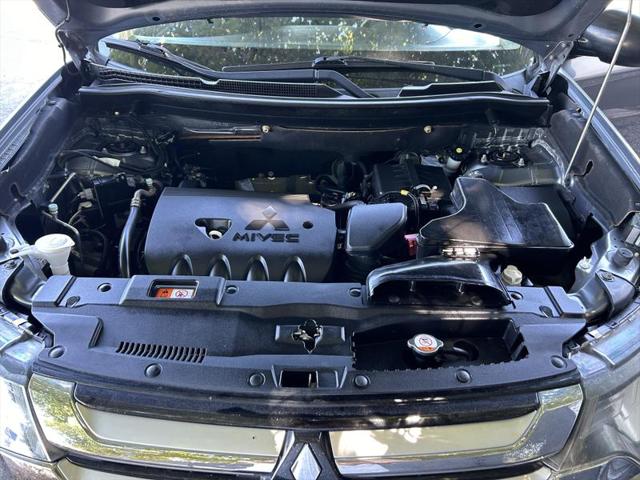2016 Mitsubishi Outlander ES