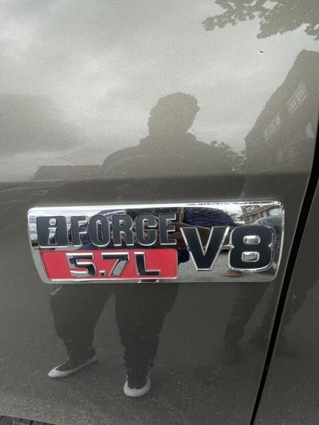 2012 Toyota Tundra Grade 5.7L V8