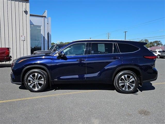 2022 Toyota Highlander Hybrid XLE