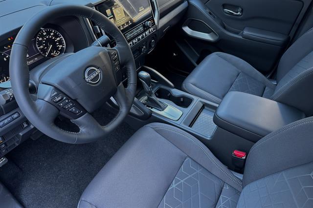 2025 Nissan Frontier Crew Cab SV 4x2