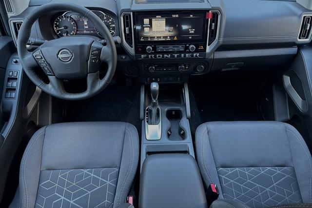 2025 Nissan Frontier Crew Cab SV 4x2
