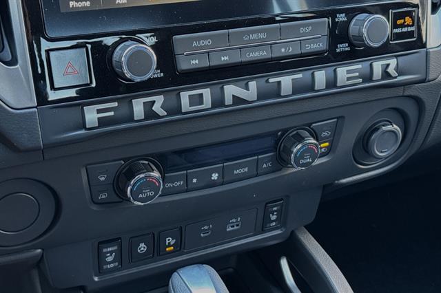 2025 Nissan Frontier Crew Cab SV 4x2