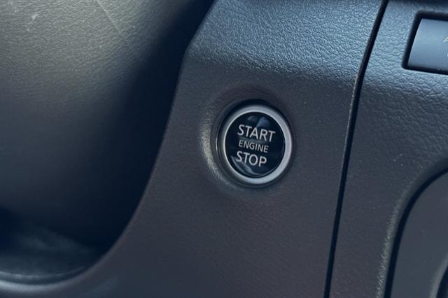 2025 Nissan Frontier Crew Cab SV 4x2