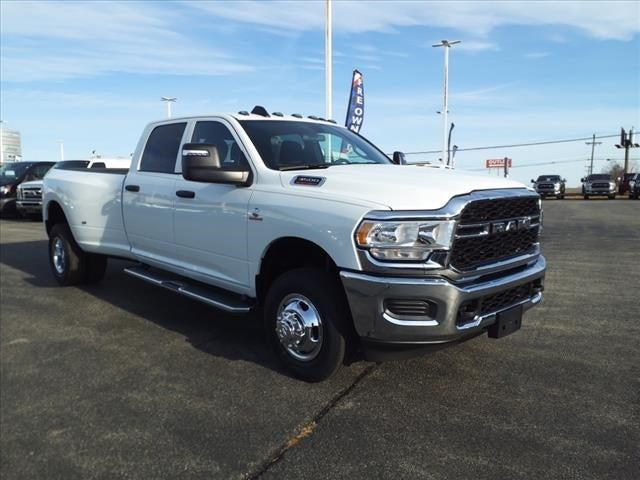 2024 RAM Ram 3500 RAM 3500 TRADESMAN CREW CAB 4X4 8 BOX