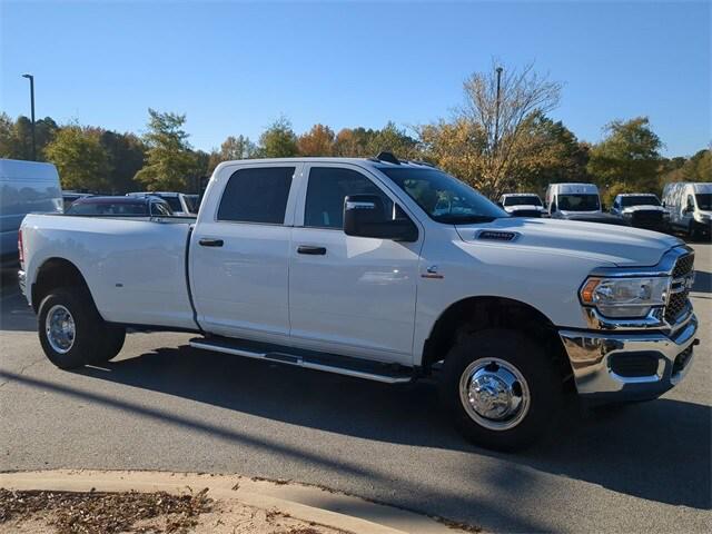 2024 RAM Ram 3500 RAM 3500 TRADESMAN CREW CAB 4X4 8 BOX