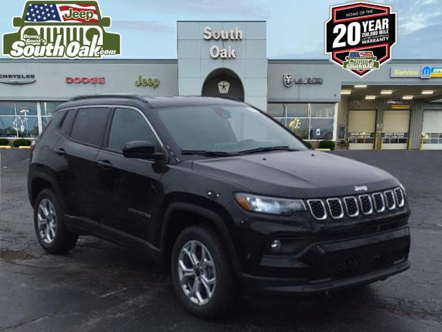 2025 Jeep Compass COMPASS LATITUDE 4X4