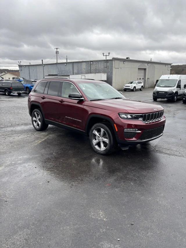 2025 Jeep Grand Cherokee GRAND CHEROKEE LIMITED 4X4