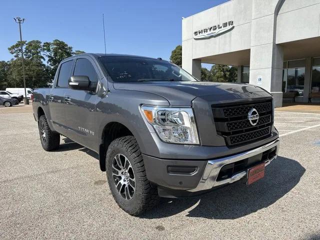 2020 Nissan TITAN Crew Cab SV 4x4