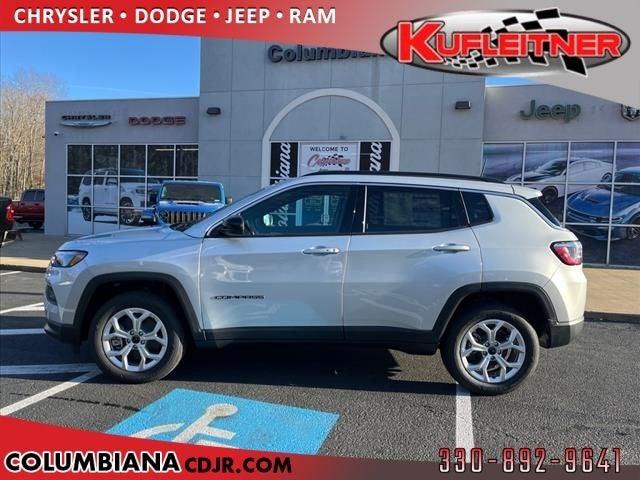 2025 Jeep Compass COMPASS LATITUDE 4X4