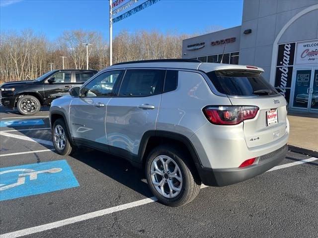 2025 Jeep Compass COMPASS LATITUDE 4X4