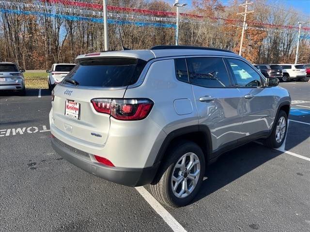 2025 Jeep Compass COMPASS LATITUDE 4X4