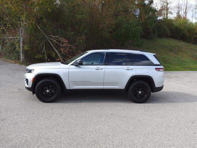 2022 Jeep Grand Cherokee Laredo 4x4