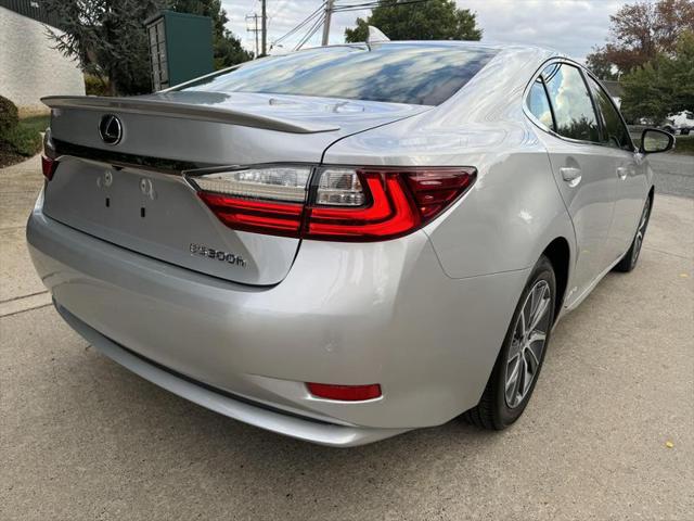 2016 Lexus ES 300h ES 300h Sedan 4D