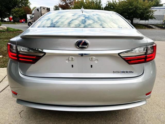 2016 Lexus ES 300h ES 300h Sedan 4D