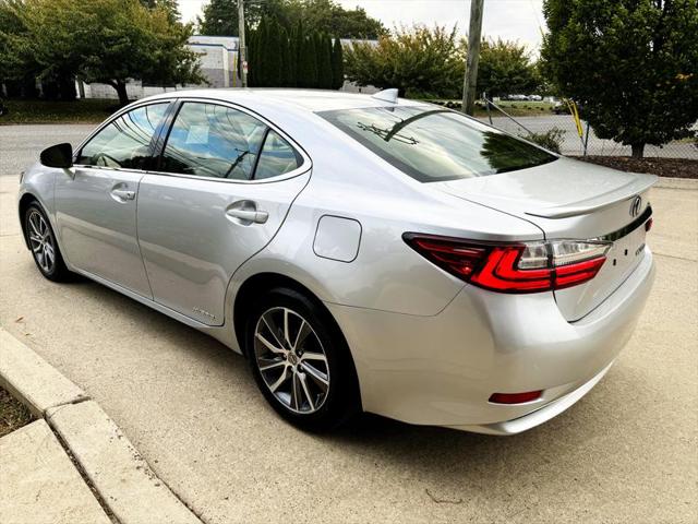 2016 Lexus ES 300h ES 300h Sedan 4D