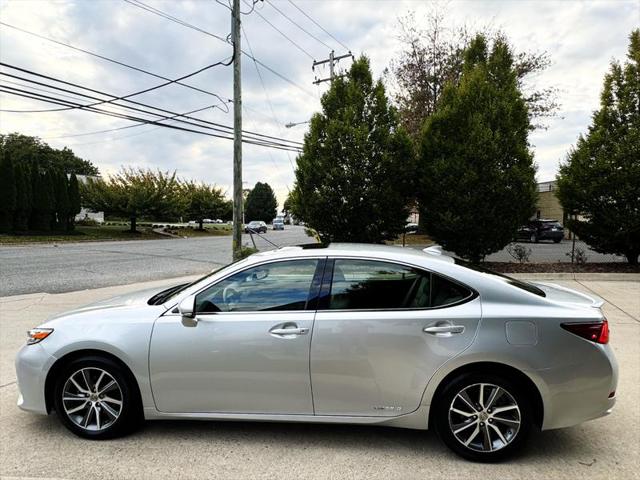 2016 Lexus ES 300h ES 300h Sedan 4D